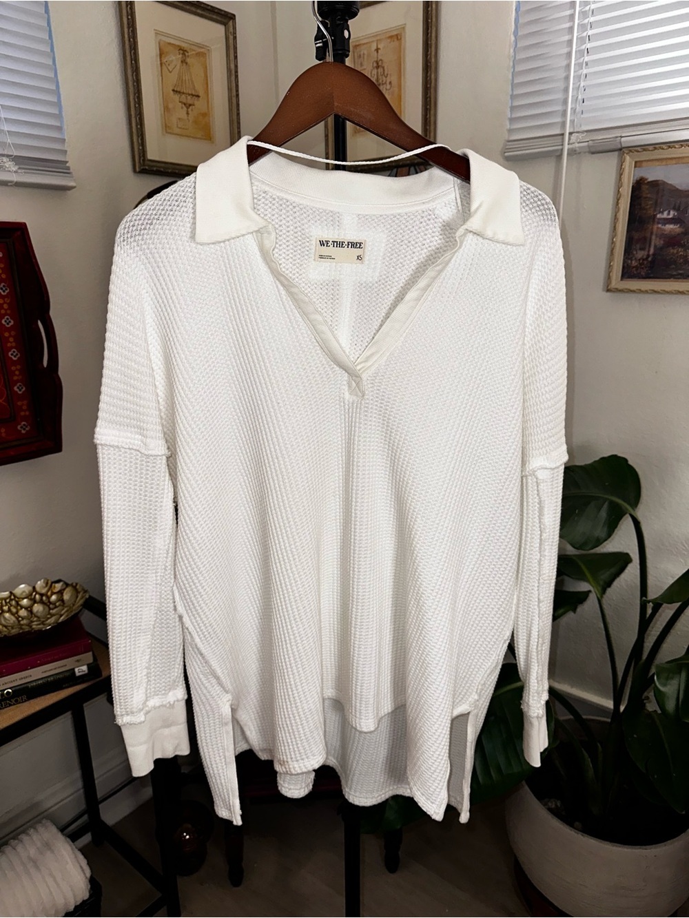 FREE PEOPLE WE THE FREE TRAVIS POLO OVERSIZED TUNIC SHIRT
IVORY WHITE SIZE xs